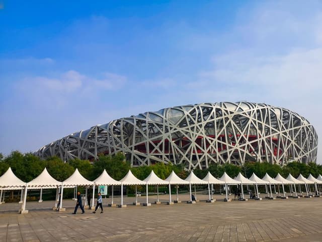 Das Beijing National Stadium, das Vogelnest, auf dem Olympiagelände