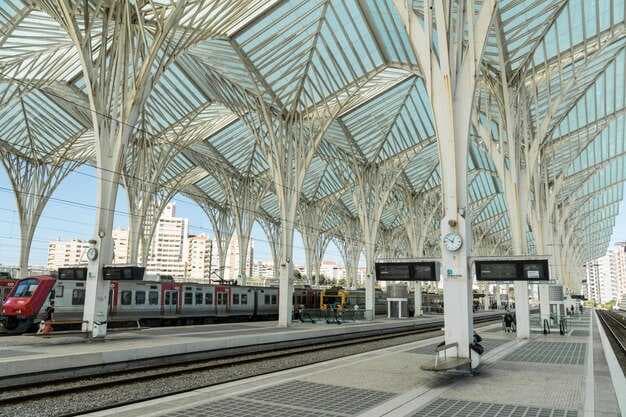 Beijing Fengtai Railway Station - Asia's Largest Railway Hub and Modern Beijing Gateway