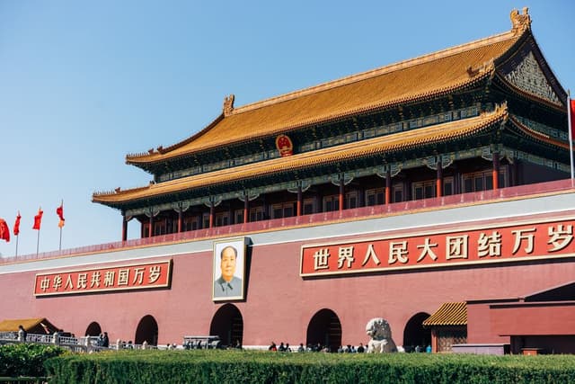 Das Tiananmen-Tor, das Tor des Himmlischen Friedens, im Zentrum von Peking