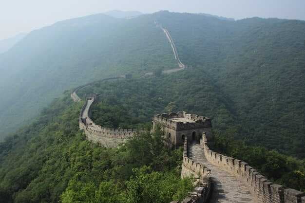 How to choose a Wall section based on crowds, views, and hiking difficulty