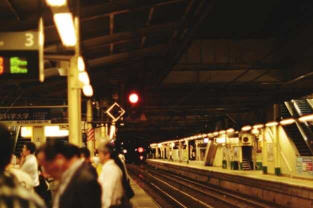 Practical navigation tips: tickets, transfers, peak hours, and safety