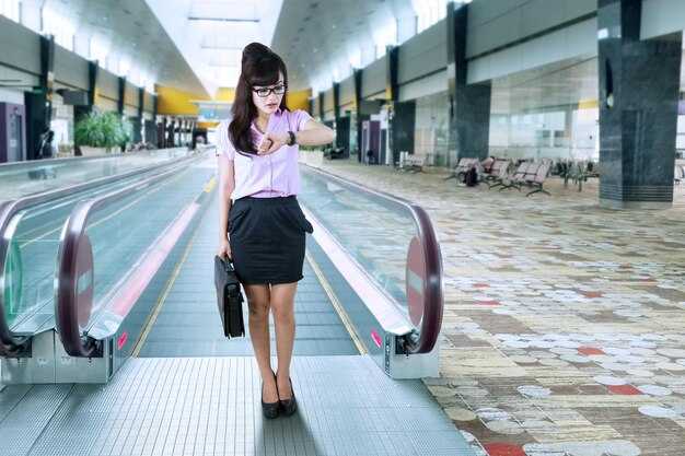 Tips for Luggage, Crowds, and Peak Hours