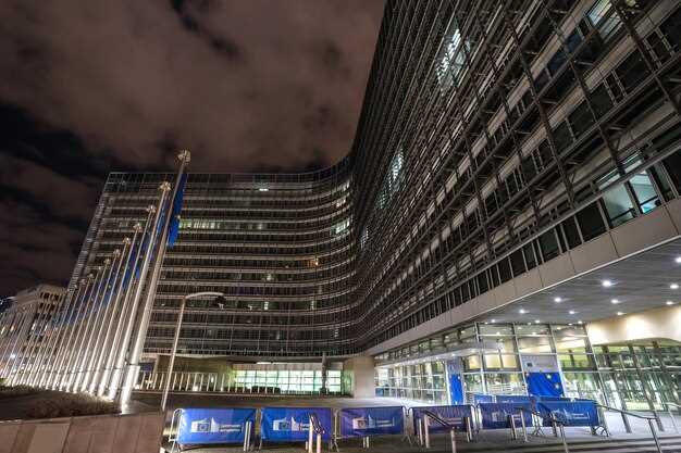 Terminal Proximity: Walking distance and shuttle options from PKX