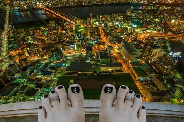 Estimate costs, financing paths, and market signals for airlines and suppliers